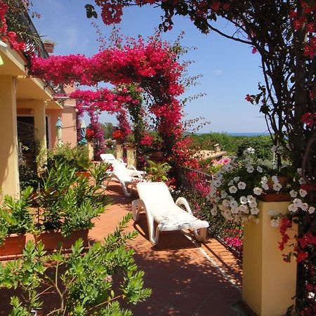 Domus De Janas Sul Mare Hotel Bari Sardo Kültér fotó